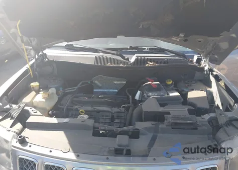 2016 Jeep Compass Latitude z USA, uszkodzony, nr VIN 1C4NJCEA6GD620036